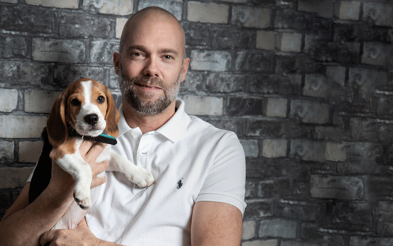 Målare som arbetar på BO Måleri - Målare i Uppsala data-lazy-src=